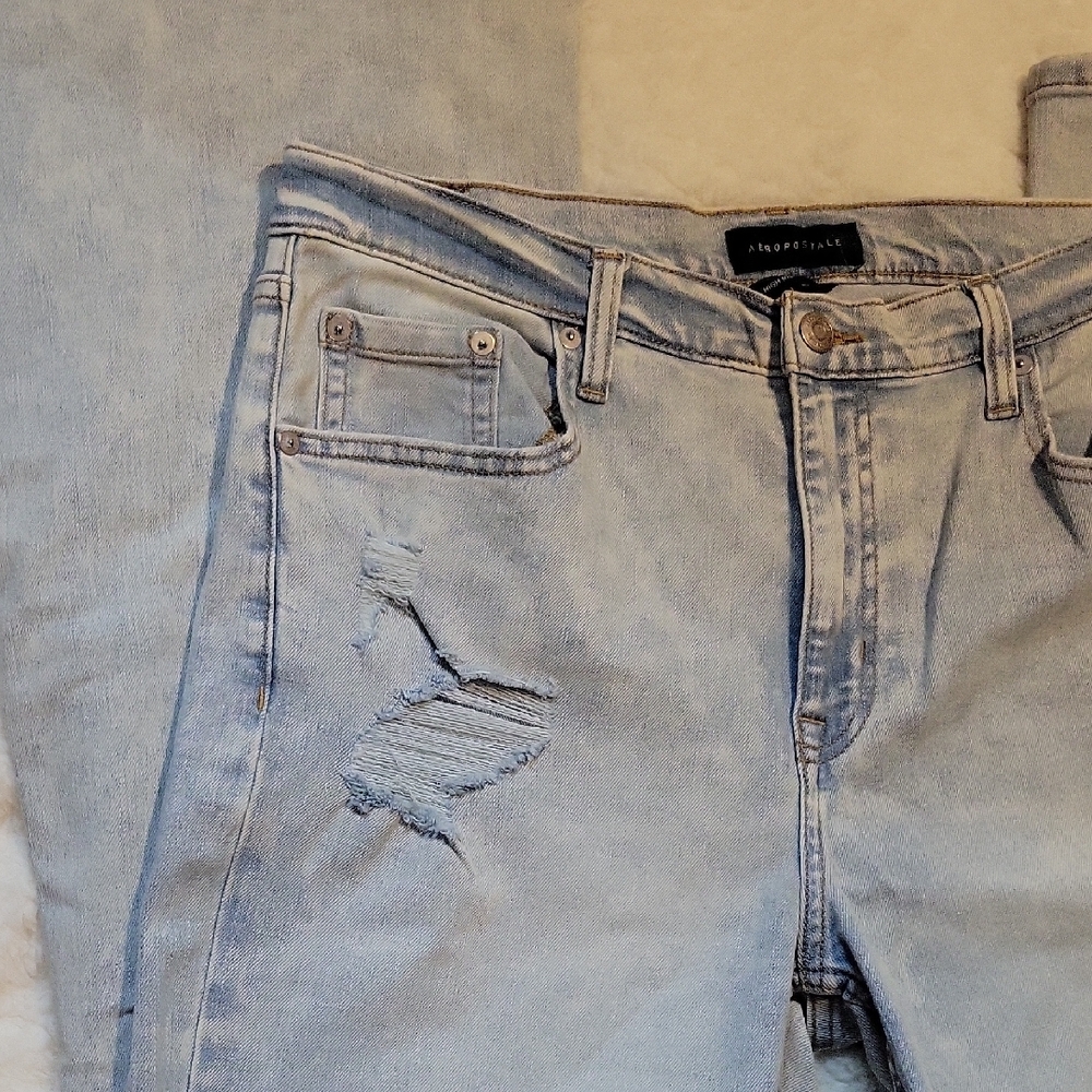 Aeropostare Light Wash Womens Blue Distressed Jeans 16R - Picture 3 of 8
